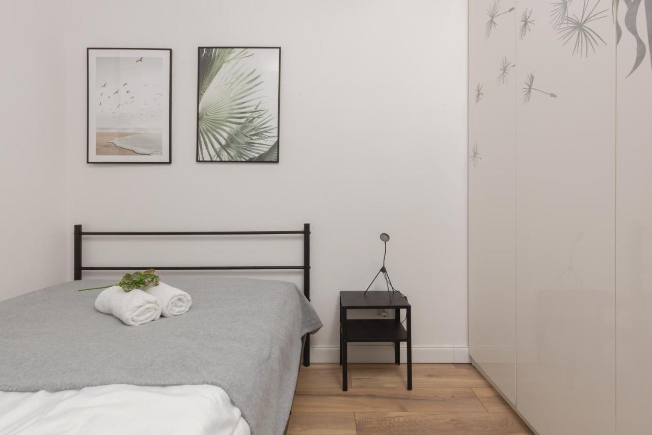 Forum Wola Jana Kazimierza Apartment By Noclegi Renters Warszawa Exteriör bild